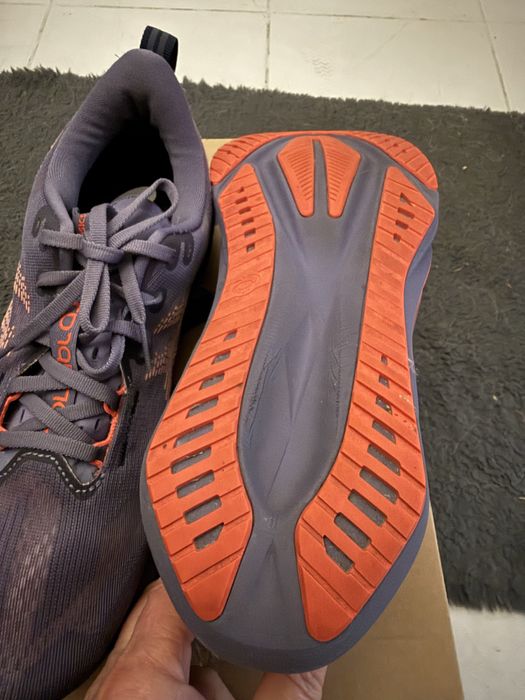 Asics Novablast 5,nr.44,ca noi.