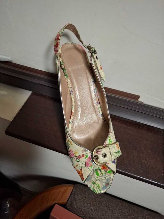 Продам женскую обувь