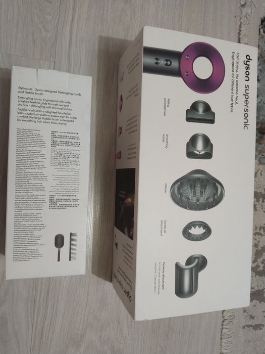 Фен Дайсон с расческами