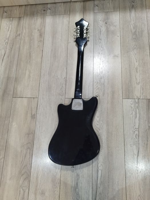 Продам гитару электрическую
