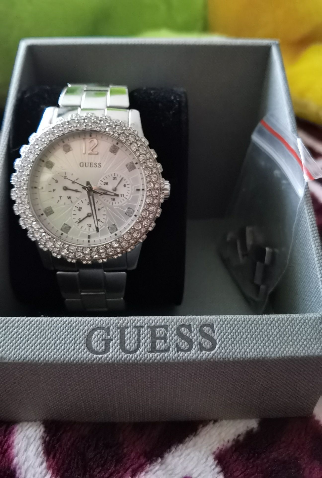 Ceas dama guess nou