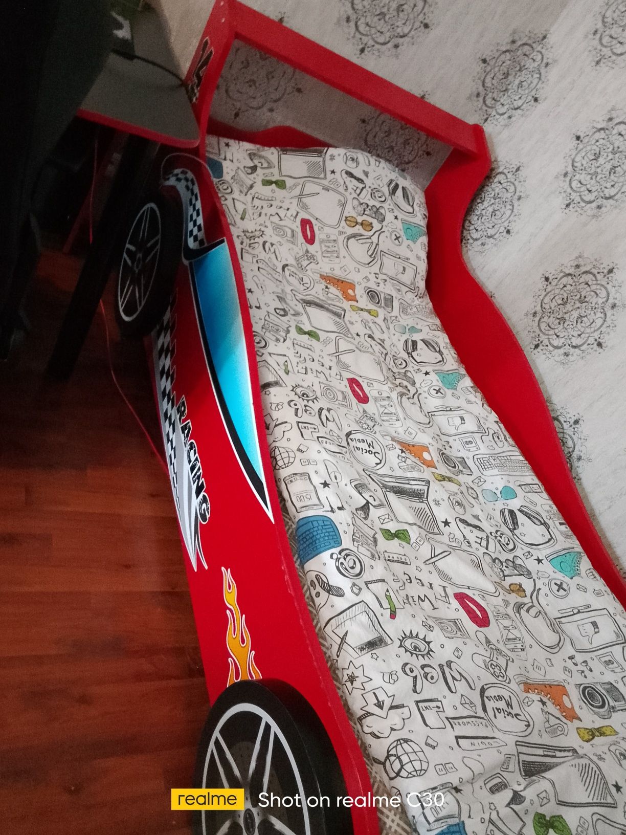 Кровать детская машина