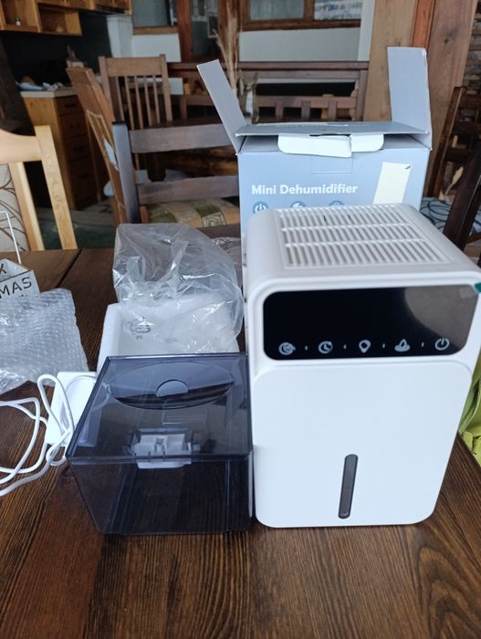 Мини влагоабсорбатор нов, тих с LCD дисплей и 12-часов таймер