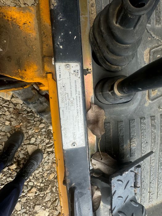 De Vânzare excavator jcb model 8