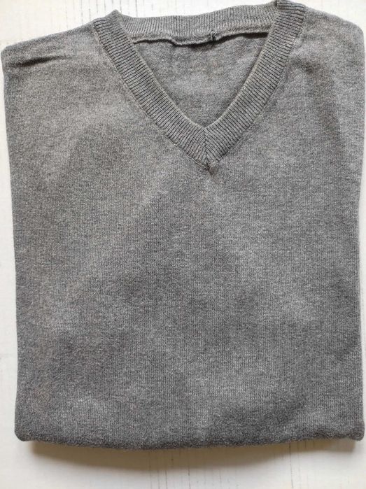 5 pulovere casual/bumbac/decolteu in V, mar. M, noi, cu/fara eticheta
