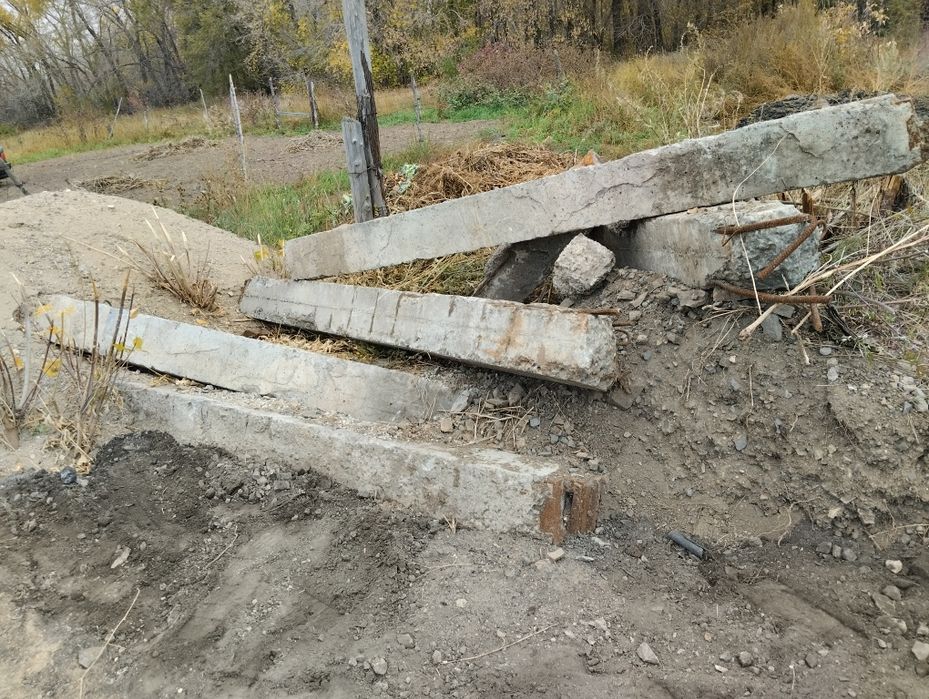 Бетонные перемычки, опоры