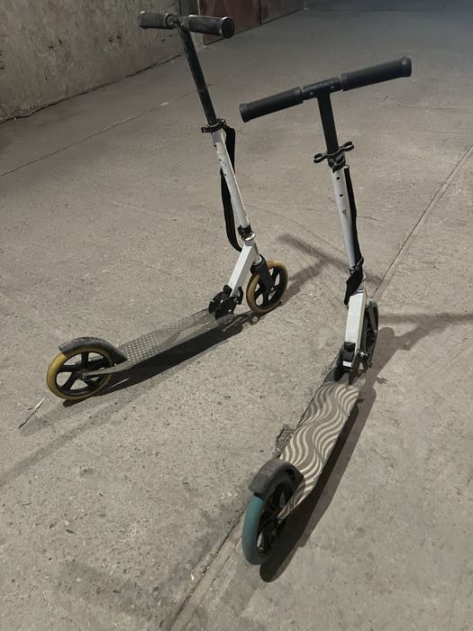 Детска тротинетка KikkaBoo със сините колела