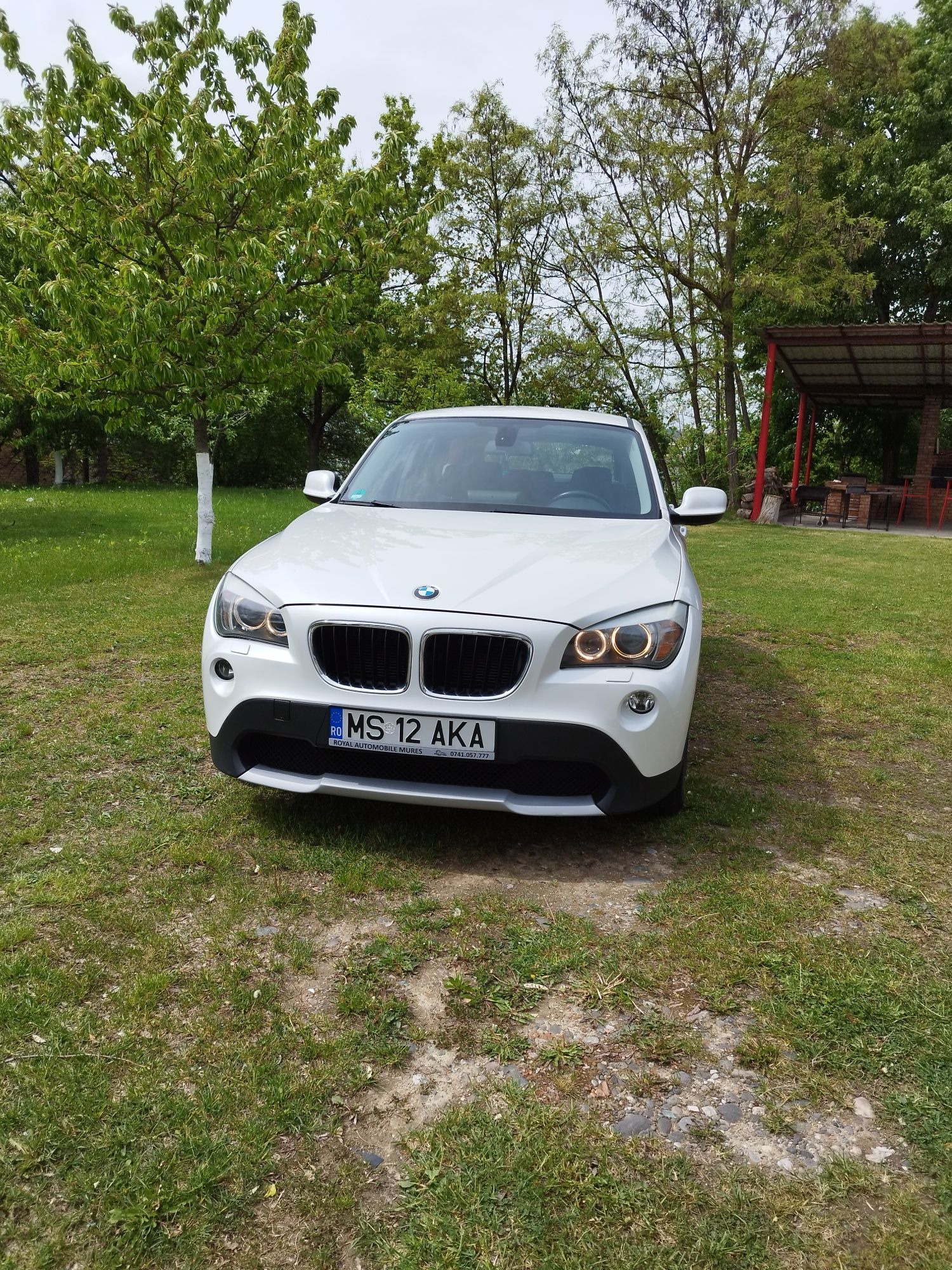 Vând BMW X1 x drive