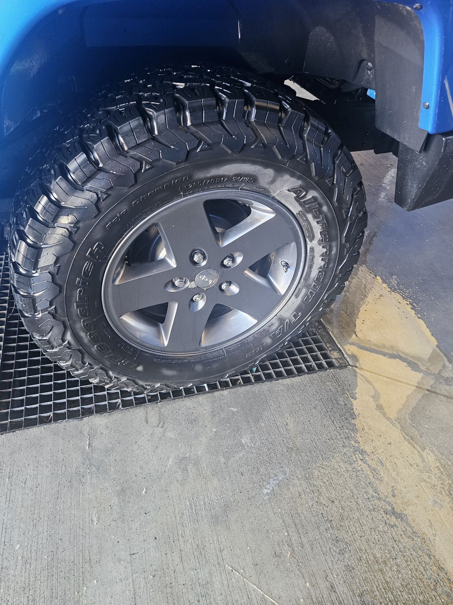 Jeep Wrangler  джанти с гуми за всякакви условия и офф роуд
