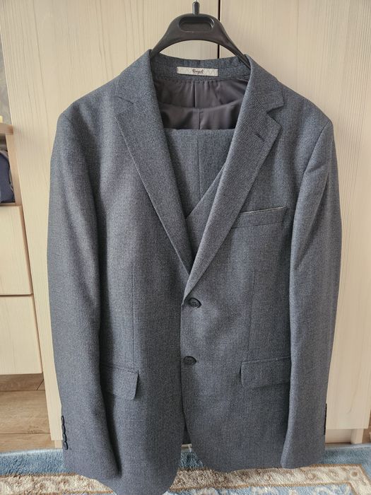 Костюм мужской тройка