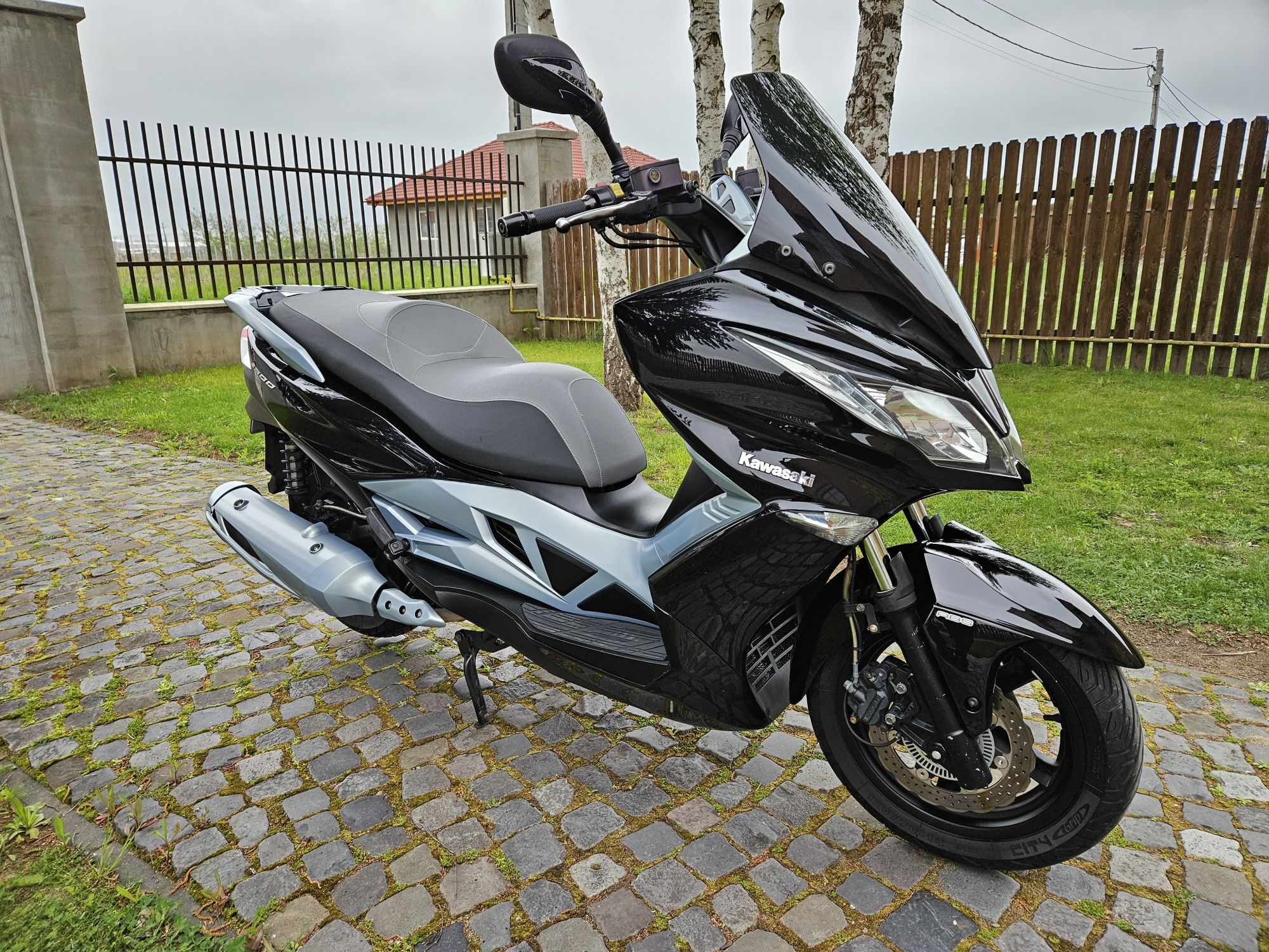 Kawasaki J300  scuter, scooter  7435 km