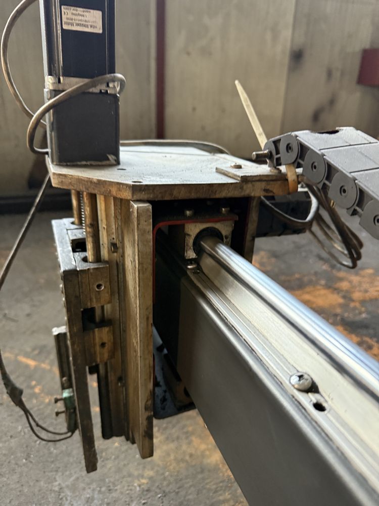 Vand cnc pentru debitare cu plasma