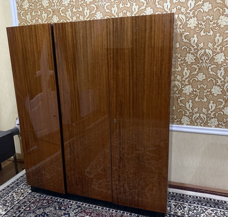 Yotoqxona uchun shkaf