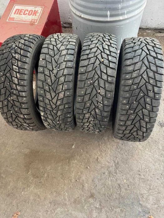 Продам комплект автомобильных шин Dunlop 205/70-15