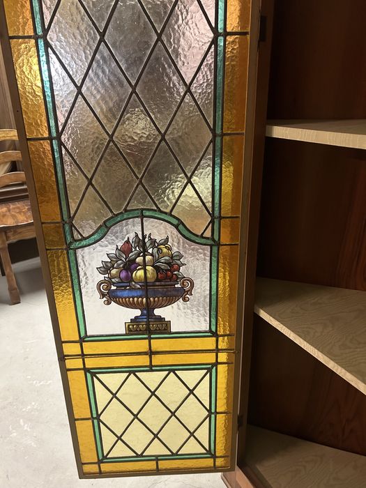 Vitrină lemn pe colț