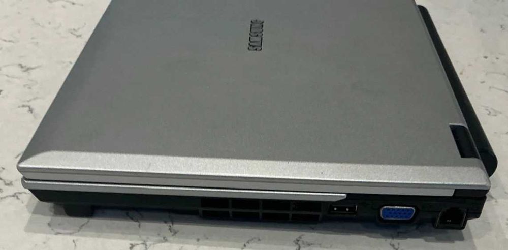 Laptop mini Samsung Q35 - functional,instalat