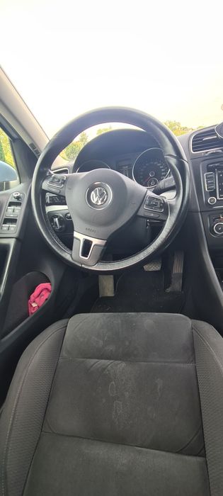 VW Golf 6 1.4 TSI Automat
-comentezi volane și padele
-Sen