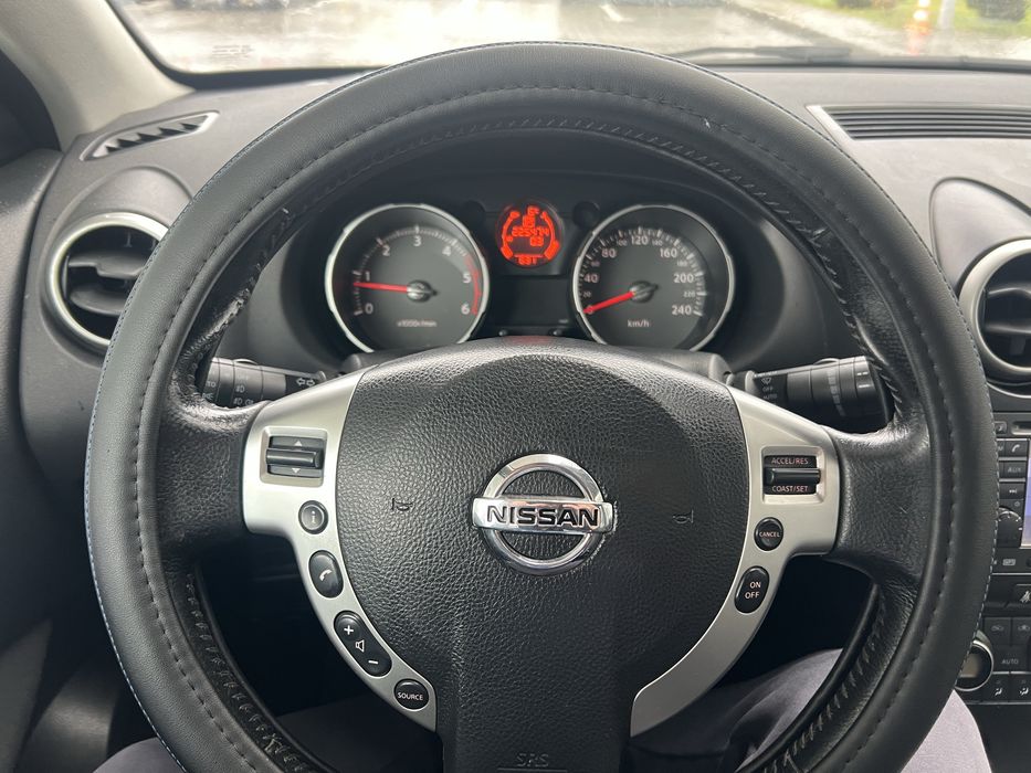 Nissan qasqai  4x4 la buton