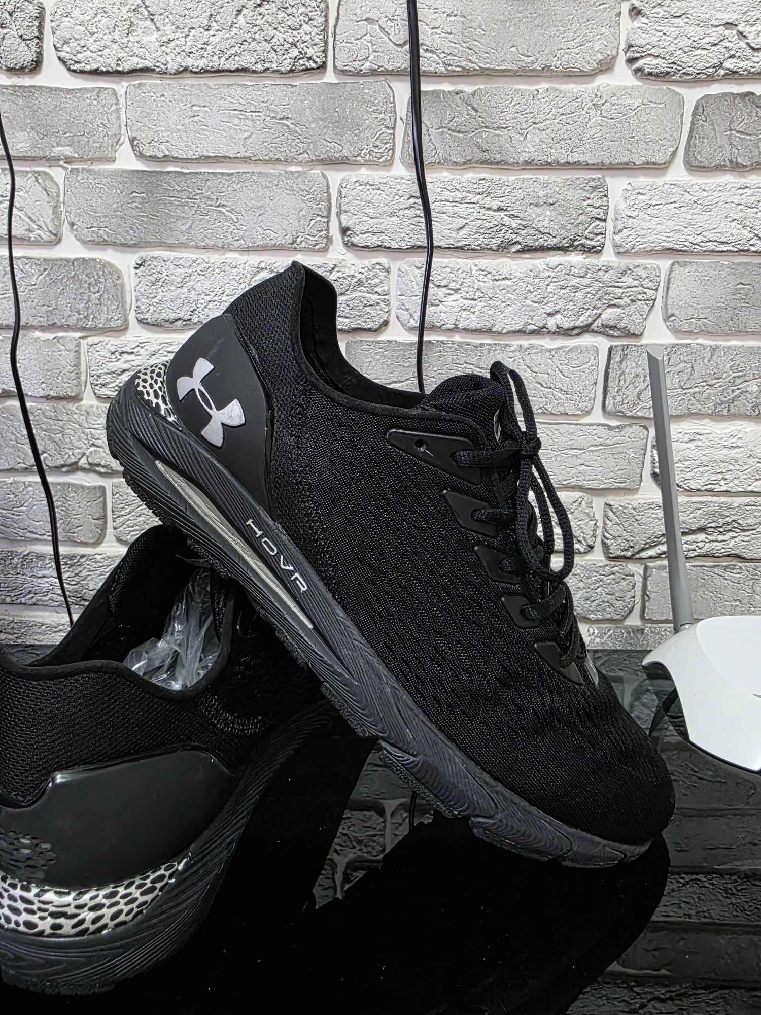 кроссы Under armour HOVR