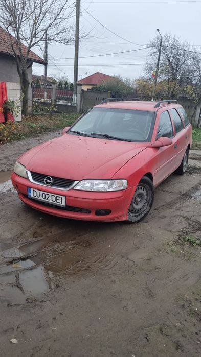 Vând opal vectra b 1.000€