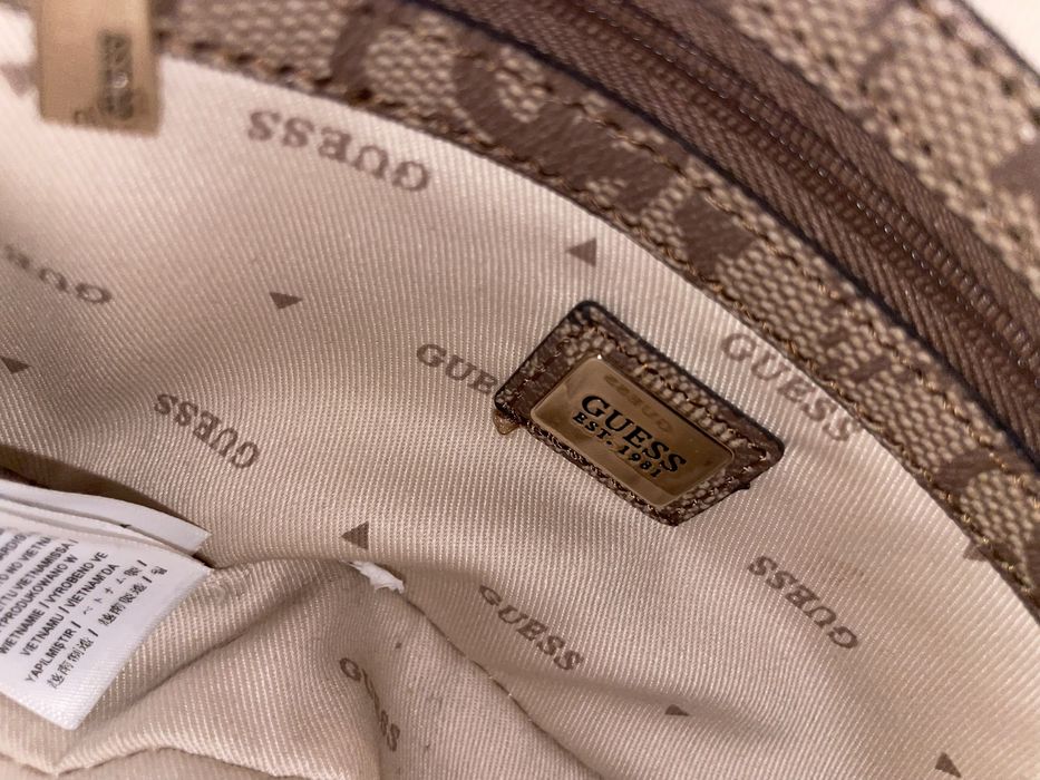 Geanta Guess aproape noua