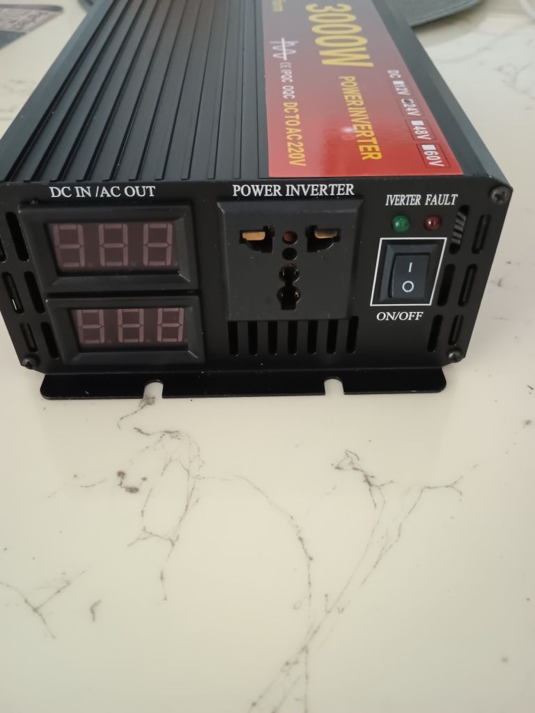 ИНВЕНТОР 24v-220v СИНУСОИДЕН НОВ за камион
