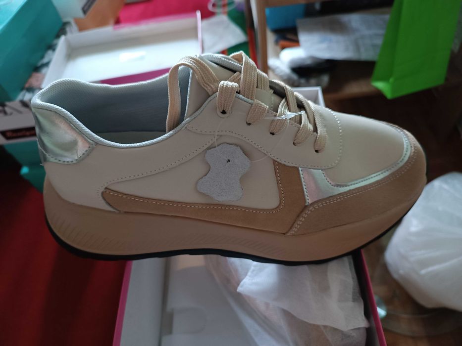 Обувь женская на весну и лето, кроссовки мокасины туфли р-р 40.