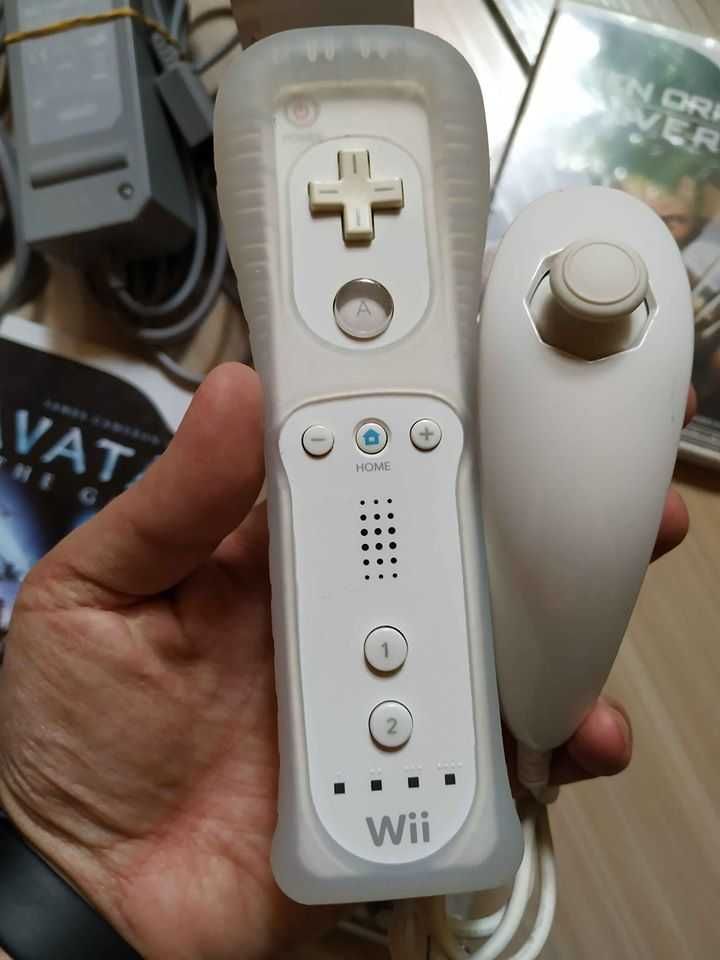 Consola Nintendo Wii completa, cu toate accesoriile & jocuri incluse!