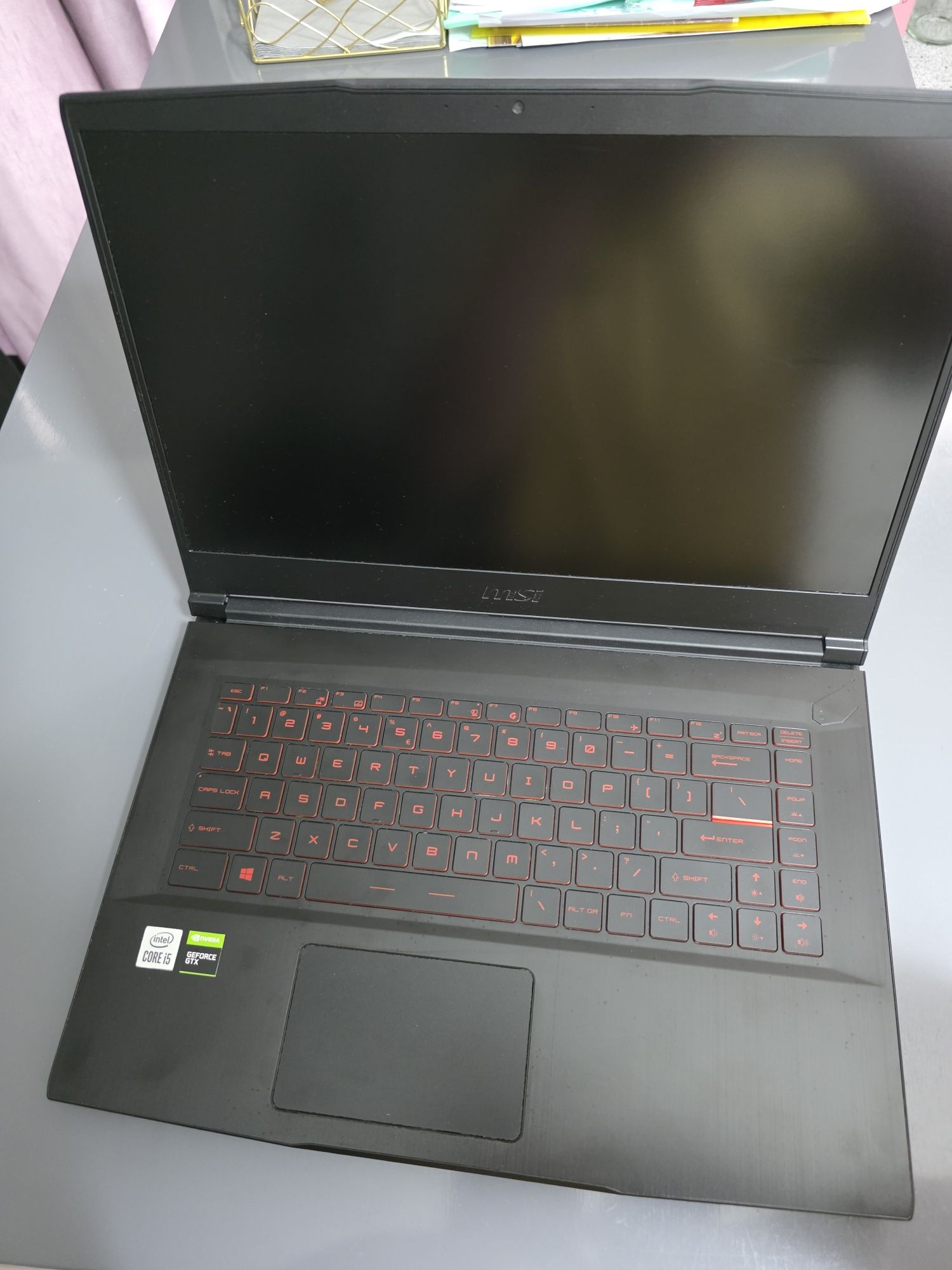 Vând lptop  în stare foarte bună
