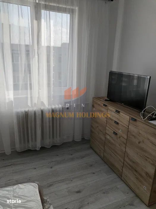 Apartament 2 camere, zona-semicentrala, cu boxa