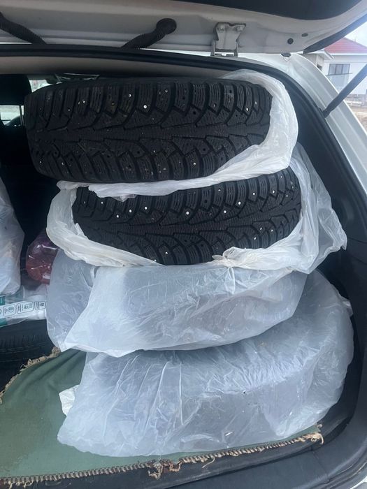 Зимные шины,состояние средний, использовался 2 сезона