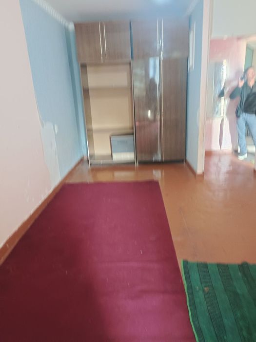 Чирчик шахар
Октябр  
#1-хона 4-етаж 
Квартира ижарага берилади
Нар