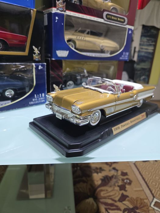 Pontiac Boneville 1958 мащаб 1:18