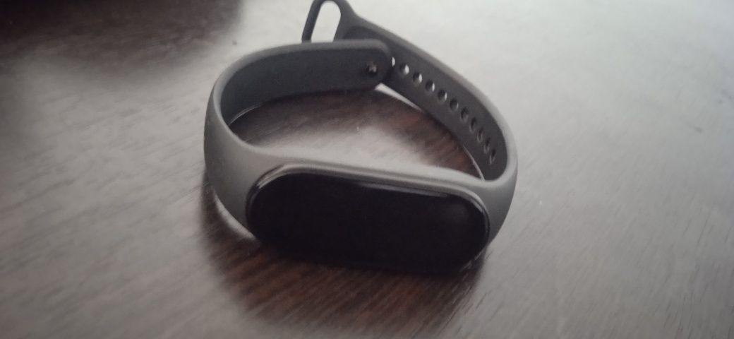 Mi band 7 yengi karopka zaryatka hammasi