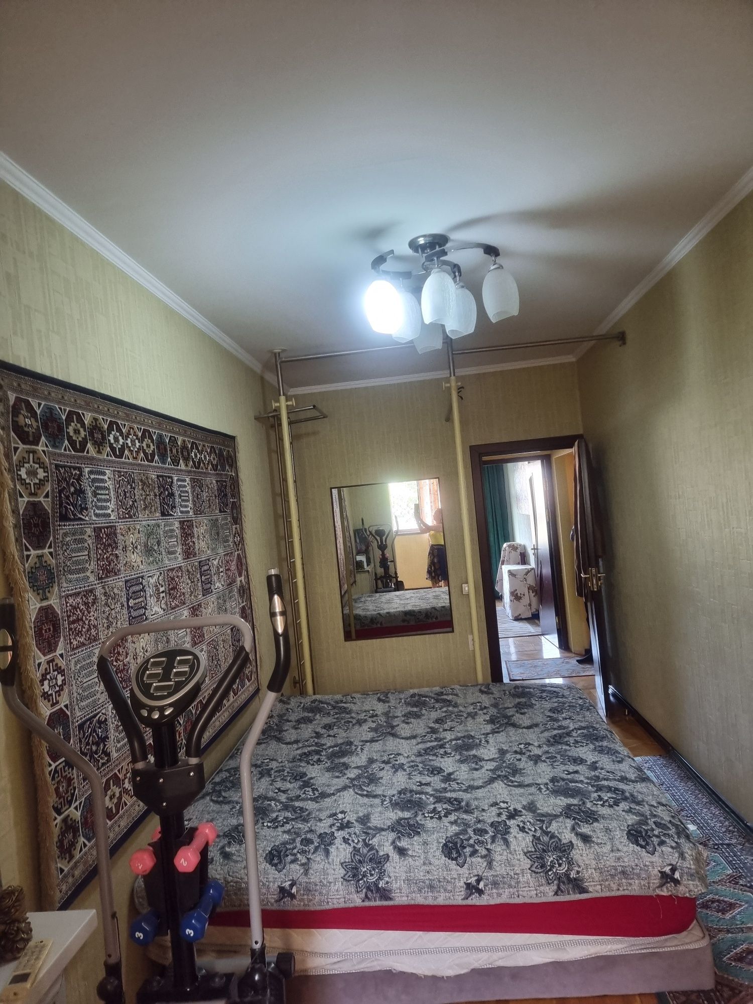 Продаётся 4/4/4 квартира в районе Парк Бабура, за рестораном  ,,Jumanj