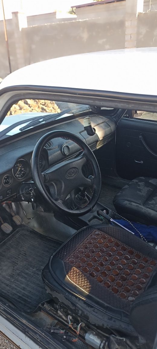 Vaz 2106 sotiladi