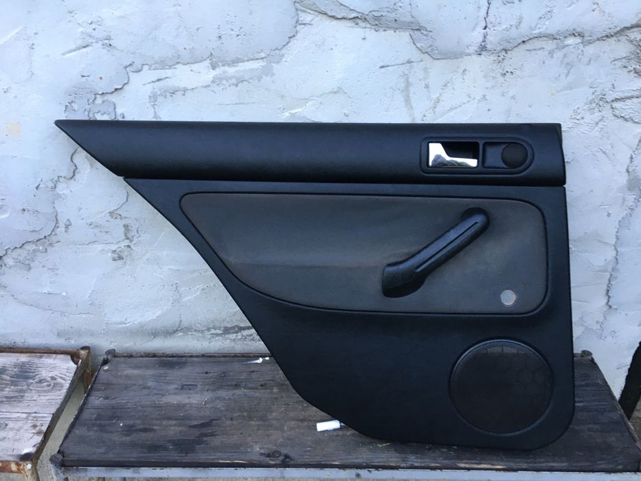 Panoplie Fata Usa Stanga Spate Vw Golf4