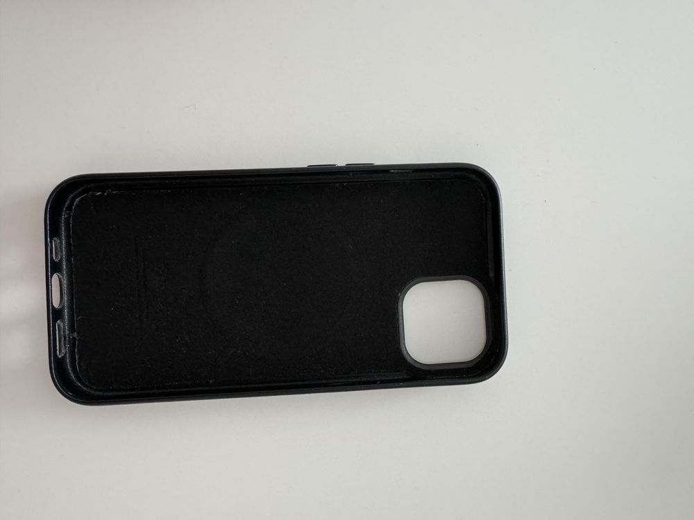 Huse Iphone 13 spigen