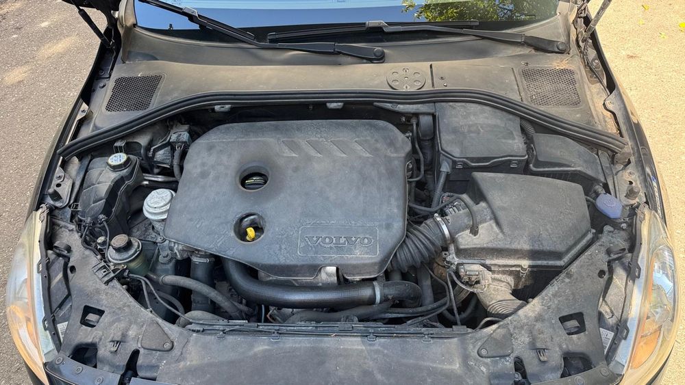 Volvo S60 impecabil, km. reali, garaj.