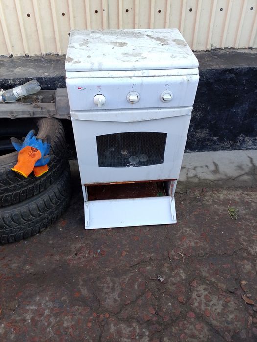 Продам газ плиту