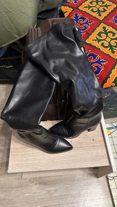 Продам женские сапоги ботфорты