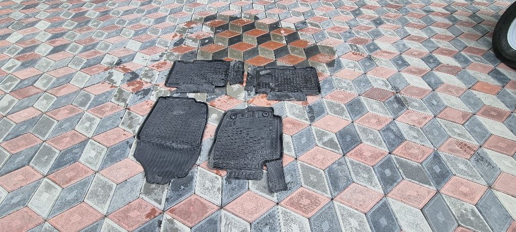 Гамак и резиновые коврики на рав 2019г