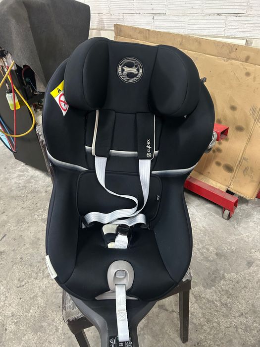 Столче за кола с въртяща се база Cybex Sirona SX2 i-Size