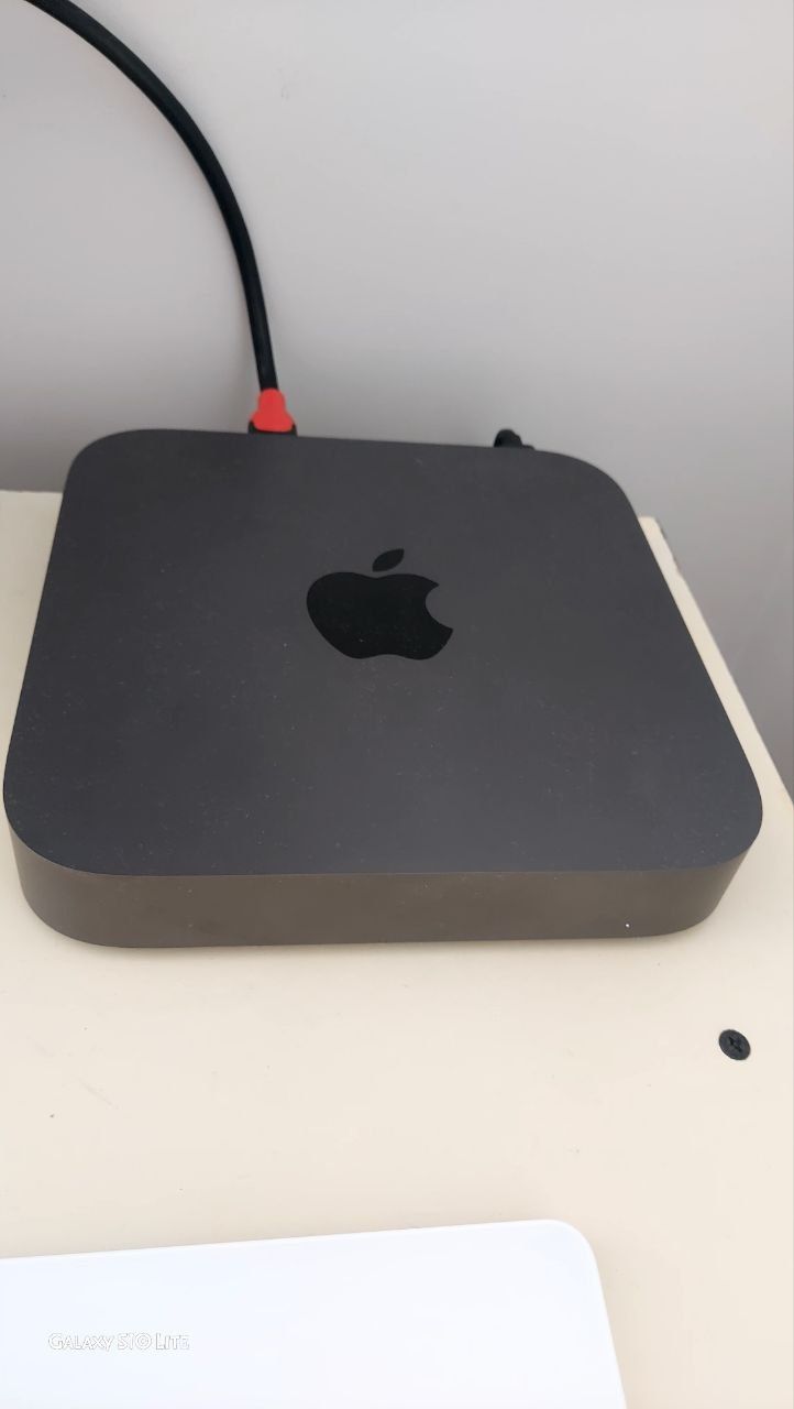 Продам Mac mini 2018