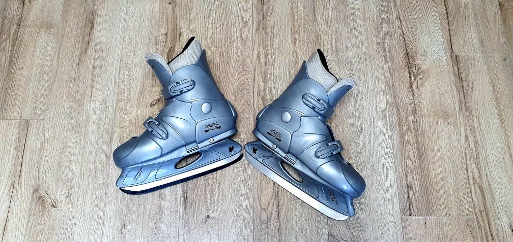 Patine Spartan 37-40 Dimensiune reglabila.

Transport prin olx fan cou