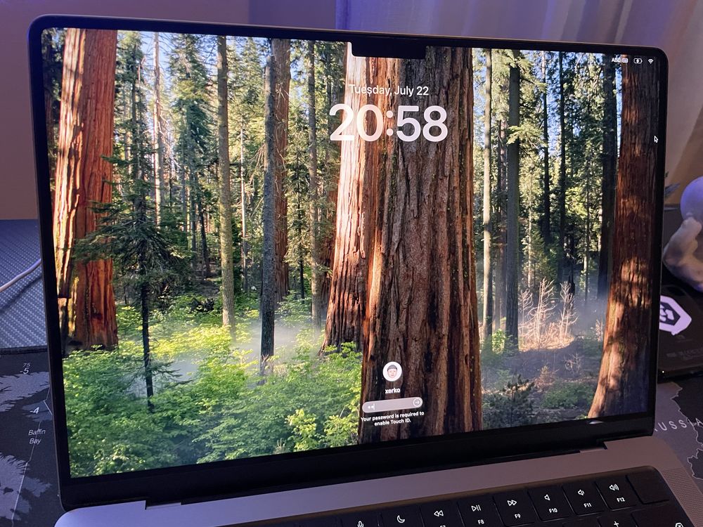 Macbook Pro M1 Pro 2021 14' 16GB Ram 93% Battery Лаптоп