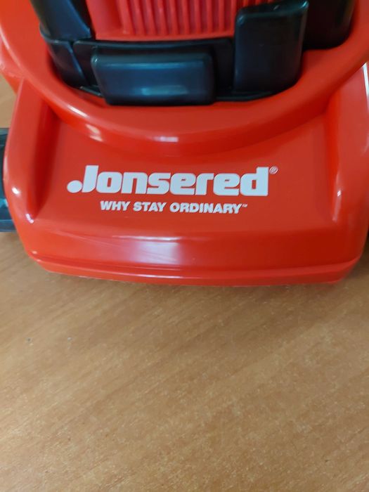 Masina de tuns gazon jucarie Jonsered