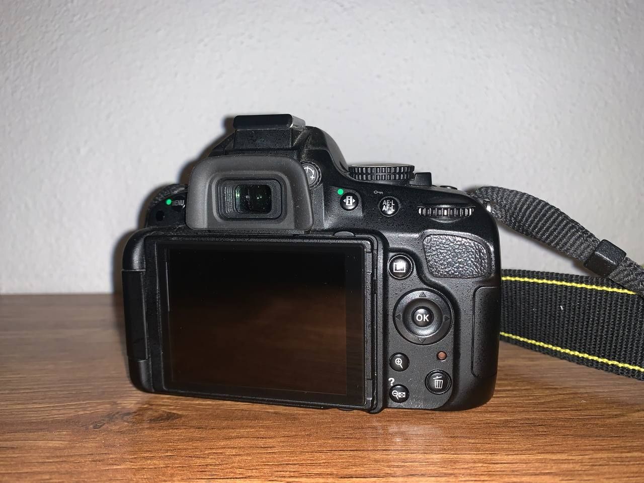 Продавам Nikon D5100