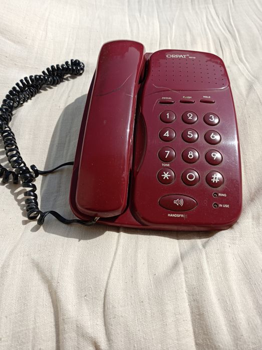 Телефон стацыонарный ,домашний.