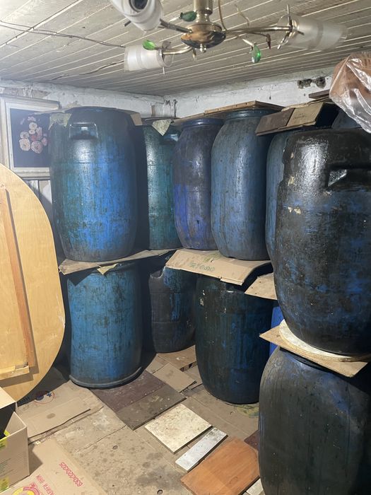 Продам бочки пластиковые и металлические